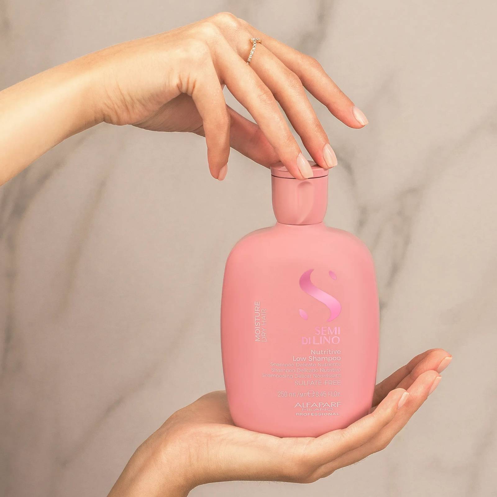 شامبو مغذي ومرطب للشعر الجاف